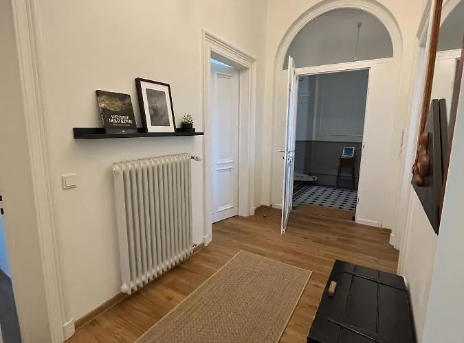 Apartment Numbersixteen